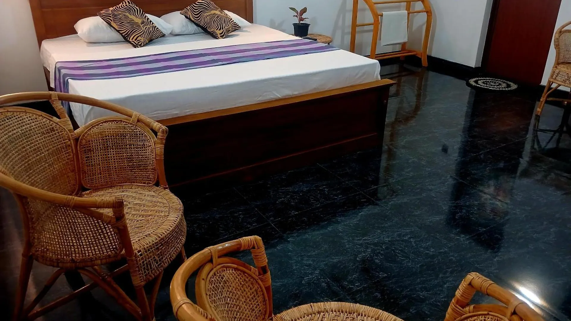 Ship Villa Habarana 0*,